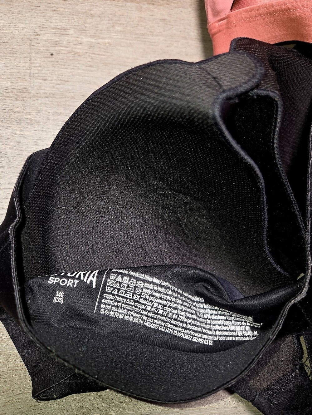 3-ct VS Incredible Knockout Ultra Max Bras - Picture 3 of 7
